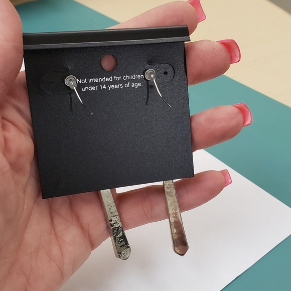 Ashley Stewart, NWT, silver tone clear rhinestones bar dangle pierced earrings - Picture 8 of 10